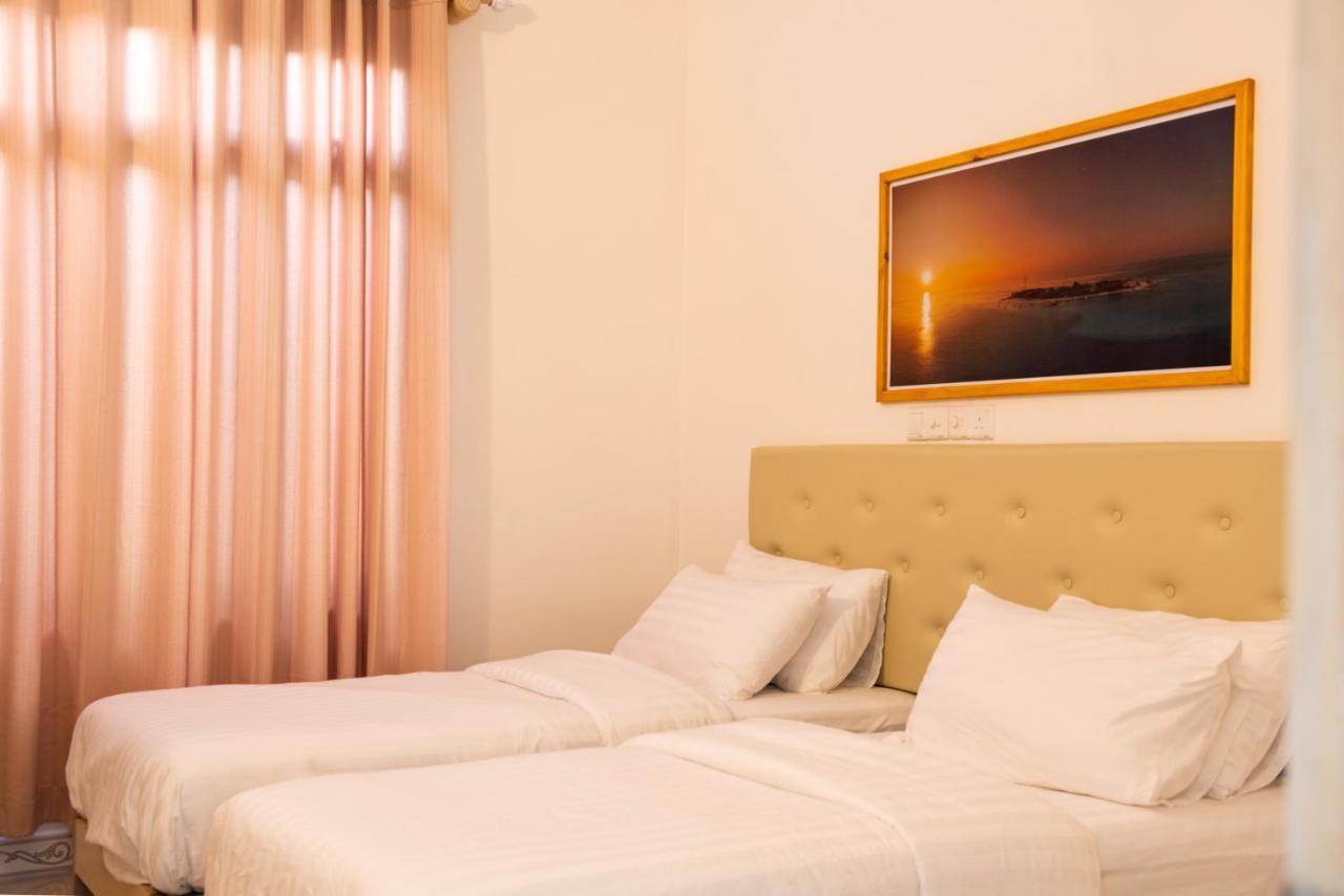 Rushkokaa Beach Villa Fulidhoo Bagian luar foto